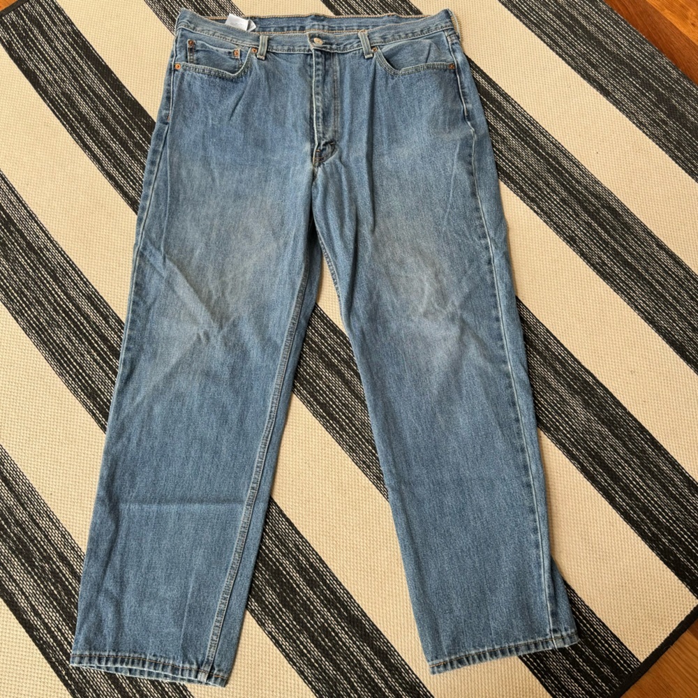 Levi's 550 Men's Straight Leg Medium Wash Jeans‎ Size W40/L 32